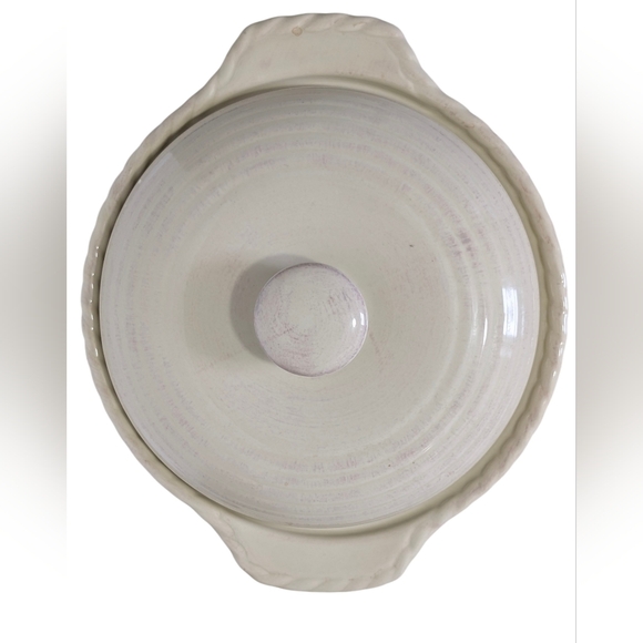 Roscher & Cie. 3-Quart Round White Ceramic Covered Casserole Dish - Picture 2 of 7